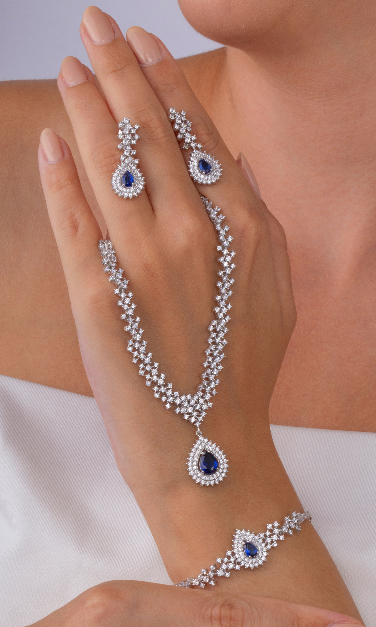 <h2 style="margin: 0 0 4px; font-size: 12px; font-weight: bold; letter-spacing: .3px; text-transform: uppercase; color: #a61b3a;">Sevgililer Günü’ne Özel</h2>
<h1 style="margin: 0 0 6px; font-size: 16px; font-weight: 800; line-height: 1.2; color: #0f172a;">925 Ayar Gümüş Setlerde Sepette Ek %10 İndirim</h1>
<p style="margin: 0; font-size: 11px; font-weight: 600; color: #64748b;">Sınırlı Süre – Kaçırmayın</p>