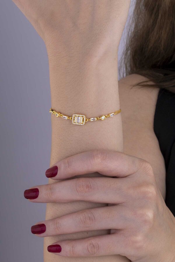 Altın Kaplama Baget Taşlı Emerald Kesim Gümüş Bileklik - Gümüş Pazarım