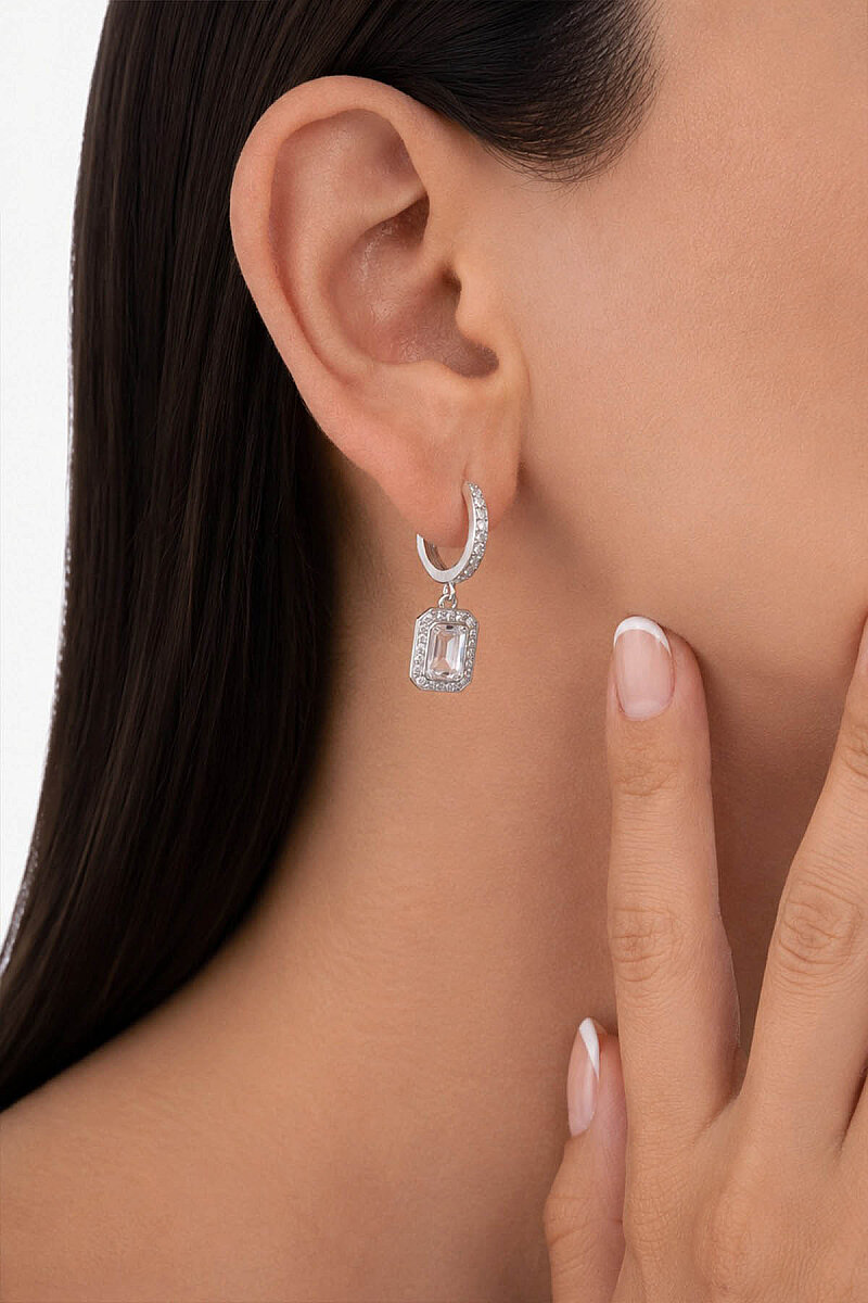 Baget Taşlı Emerald Kesim Beyaz Altın Kaplama Gümüş Kadın Küpe - 1