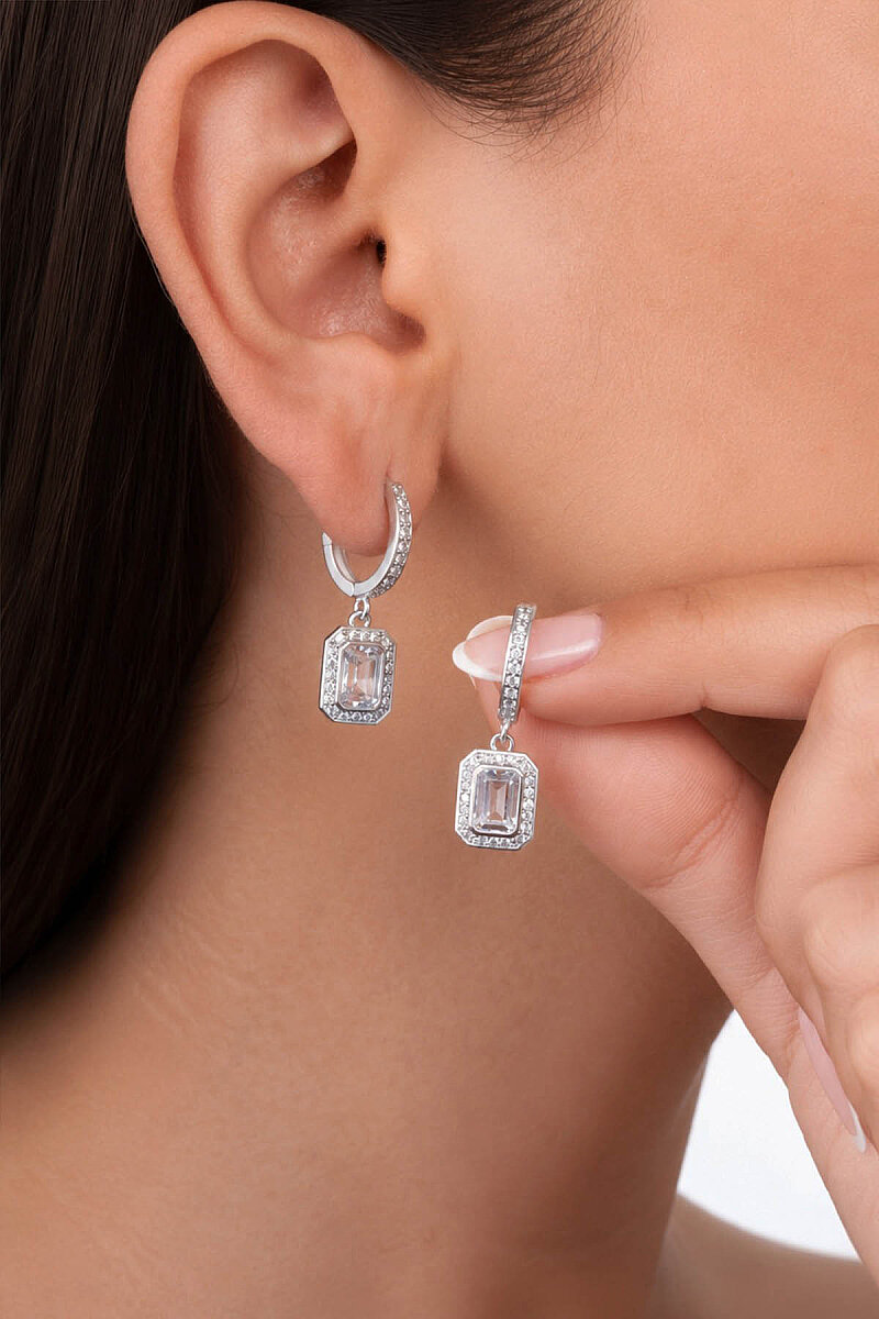 Baget Taşlı Emerald Kesim Beyaz Altın Kaplama Gümüş Kadın Küpe - 2