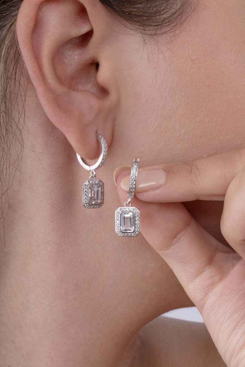 Baget Taşlı Emerald Kesim Beyaz Altın Kaplama Gümüş Kadın Küpe - 3