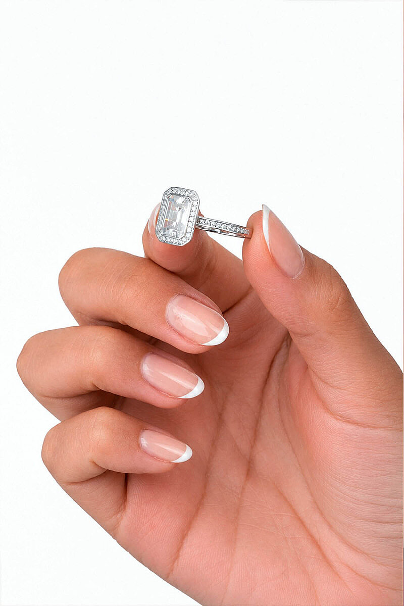 Baget Taşlı Emerald Kesim Beyaz Altın Kaplama Gümüş Kadın Yüzük - 3