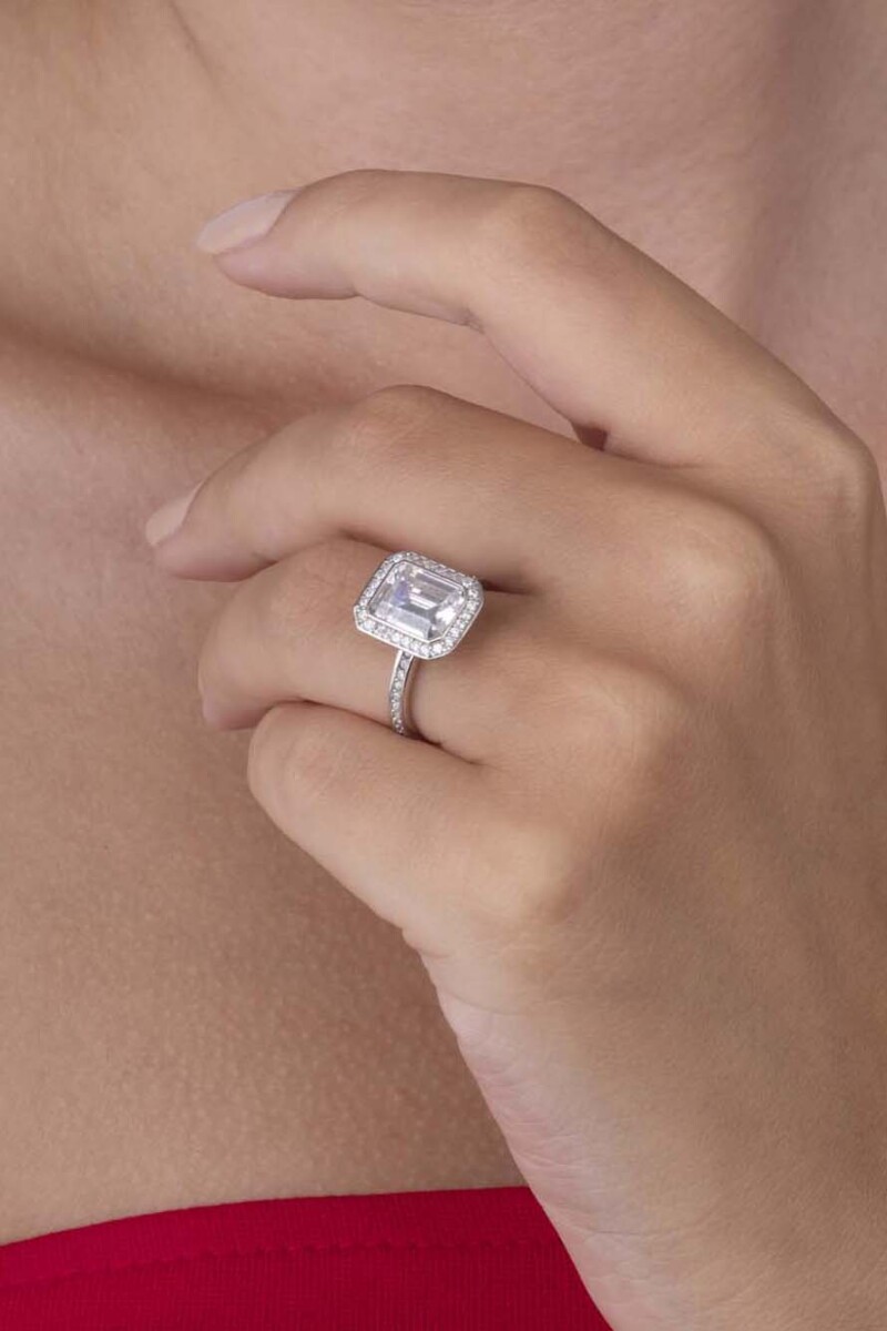 Baget Taşlı Emerald Kesim Beyaz Altın Kaplama Gümüş Kadın Yüzük - 1