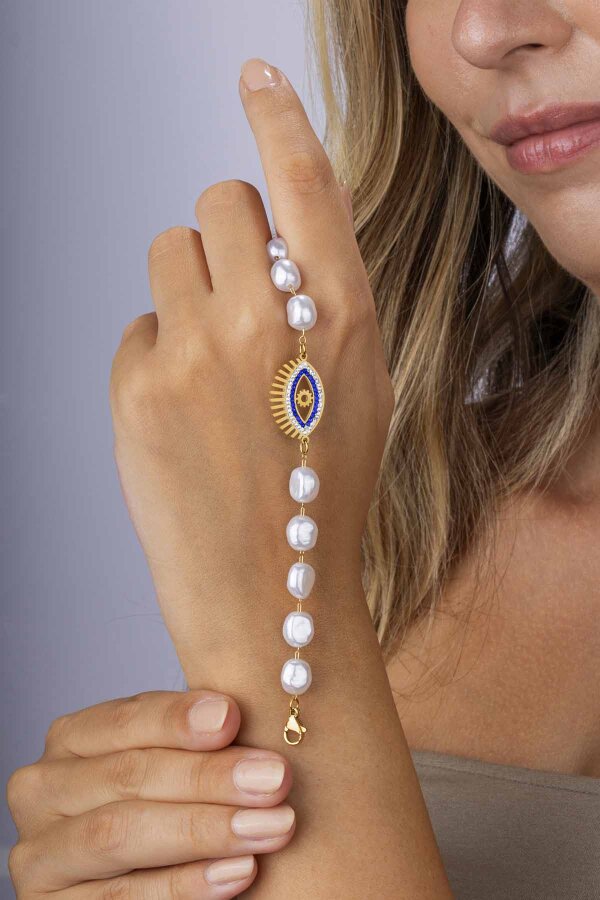 Beyaz İnci Geçişli Göz Figürlü Altın Kaplama Çelik Kadın Bileklik - Gümüş Pazarım