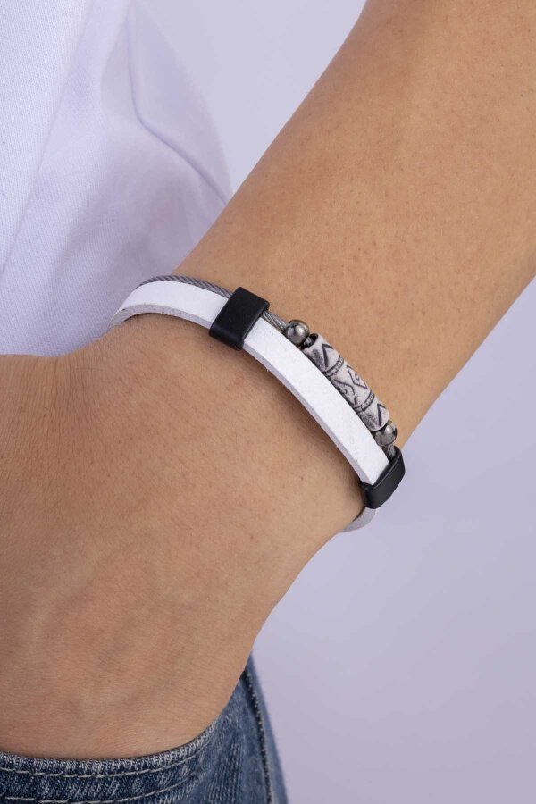 Beyaz Renk Metal Şeritli Erkek Deri Bileklik - Gümüş Pazarım
