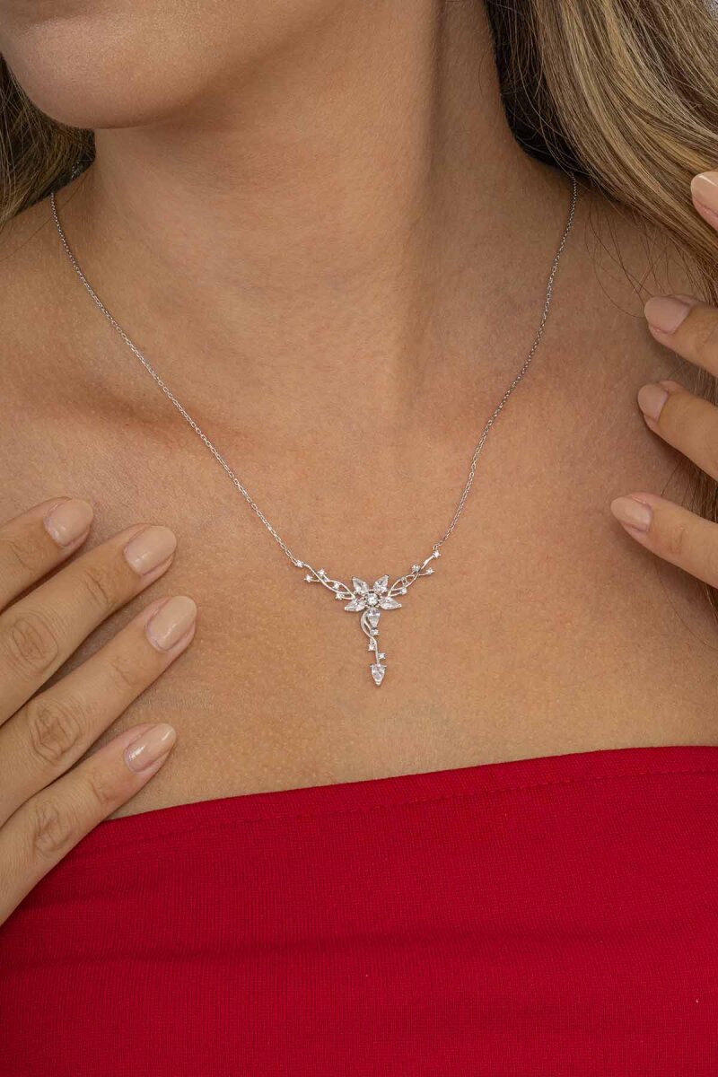 Beyaz Taşlı Manolya Çiçeği Kadın Gümüş Kolye - 1