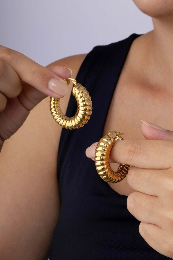 Burgu Model Halka Altın Kaplama Çelik Kadın Küpe - Gümüş Pazarım