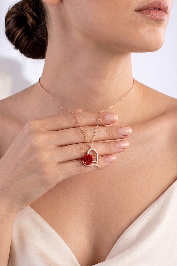 Kalp Motifli Kırmızı Gül Gümüş Kolye - 3