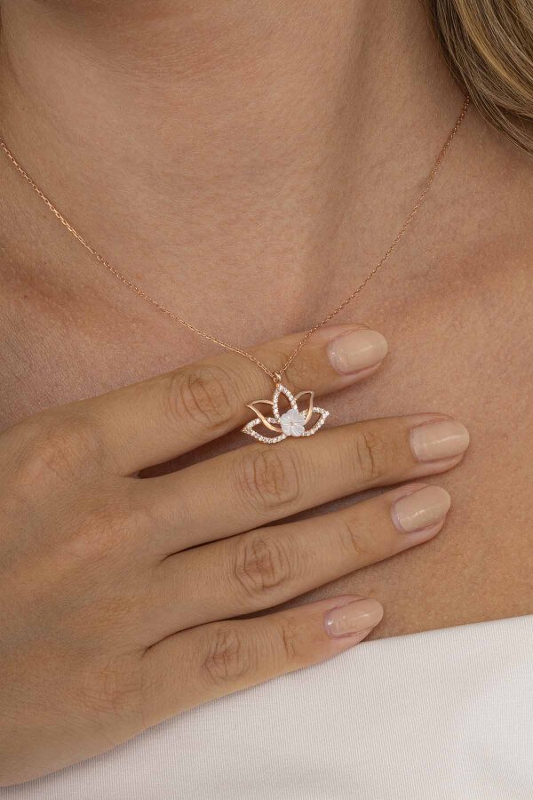 Lotus Çiçeği Kadın Gümüş Kolye - Gümüş Pazarım
