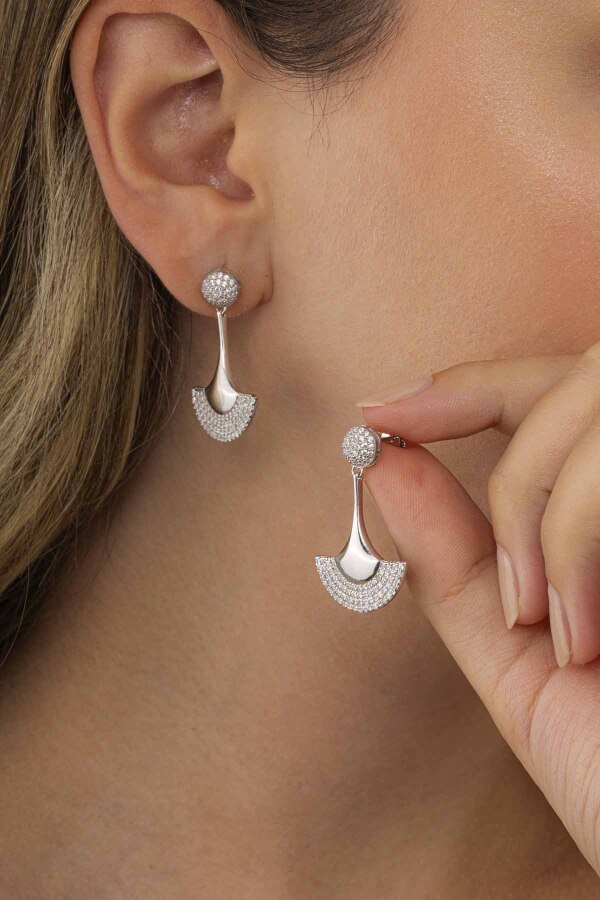 Sarkaç Model Beyaz Taşlı Kadın Gümüş Küpe - 3