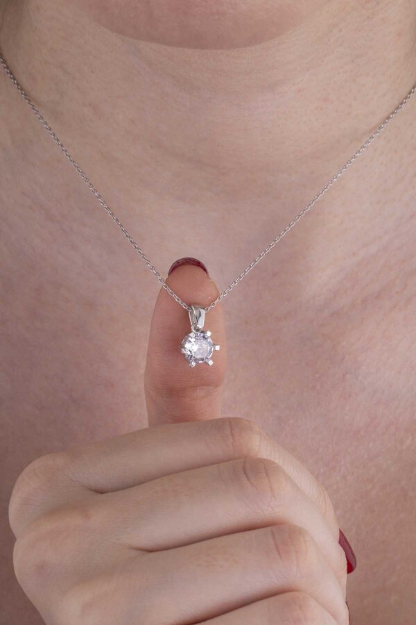 Yuvarlak Kesim 6 Tırnaklı Tektaş Gümüş Kadın Kolye - Gümüş Pazarım