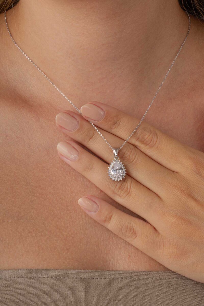 Zirkon Taşlı Damla Kesim Gümüş Kolye - 1