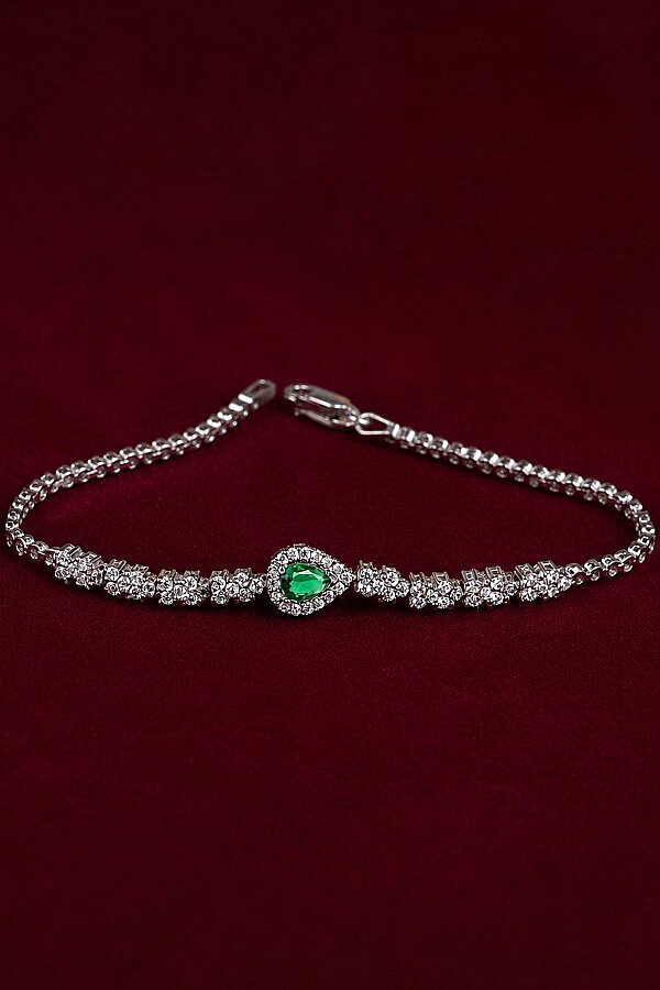 Zümrüt Taşlı Damla Motifli Rodyum Kaplama Gümüş Bileklik 